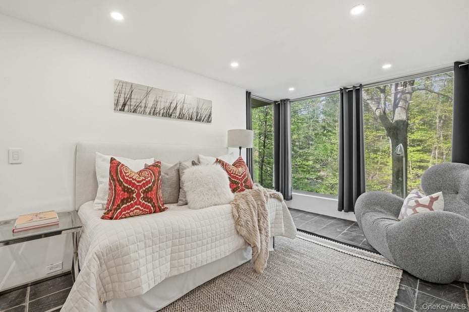 150 N Healy Avenue Photo 31