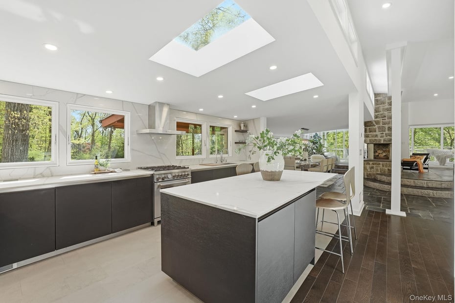 150 N Healy Avenue Photo 13