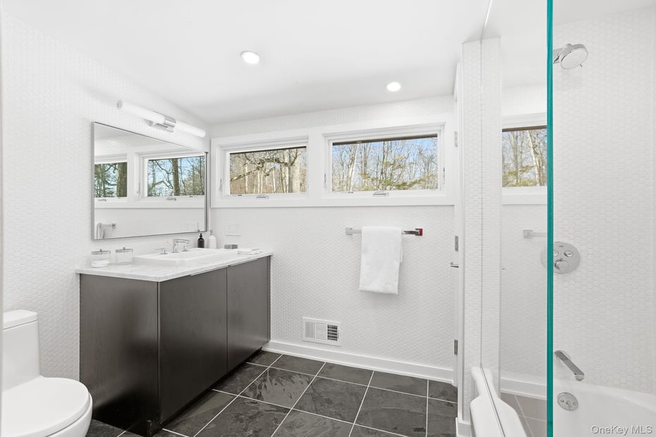 150 N Healy Avenue Photo 17