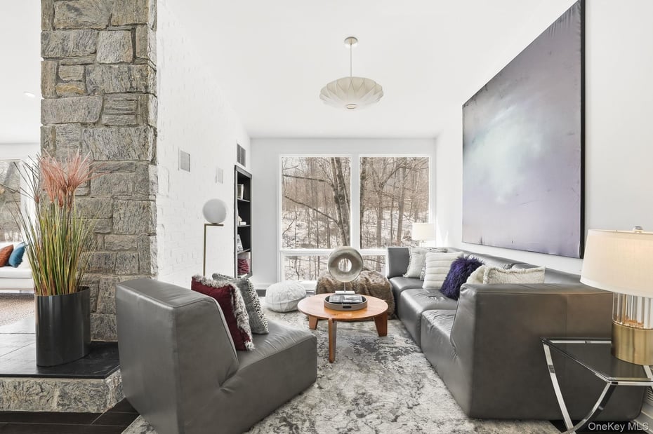 150 N Healy Avenue Photo 3