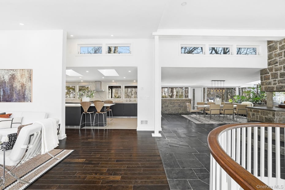 150 N Healy Avenue Photo 5