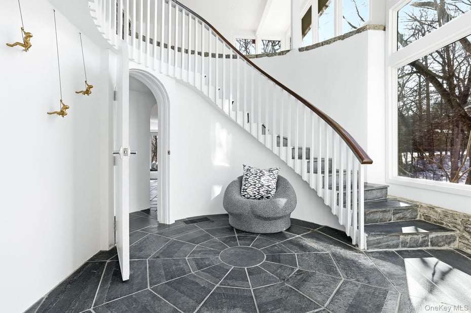 150 N Healy Avenue Photo 32