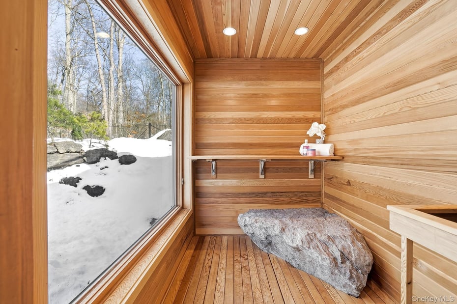 150 N Healy Avenue Photo 38