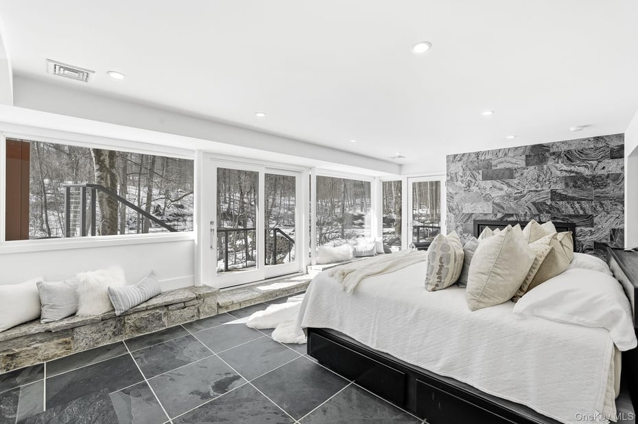 150 N Healy Avenue Photo 23