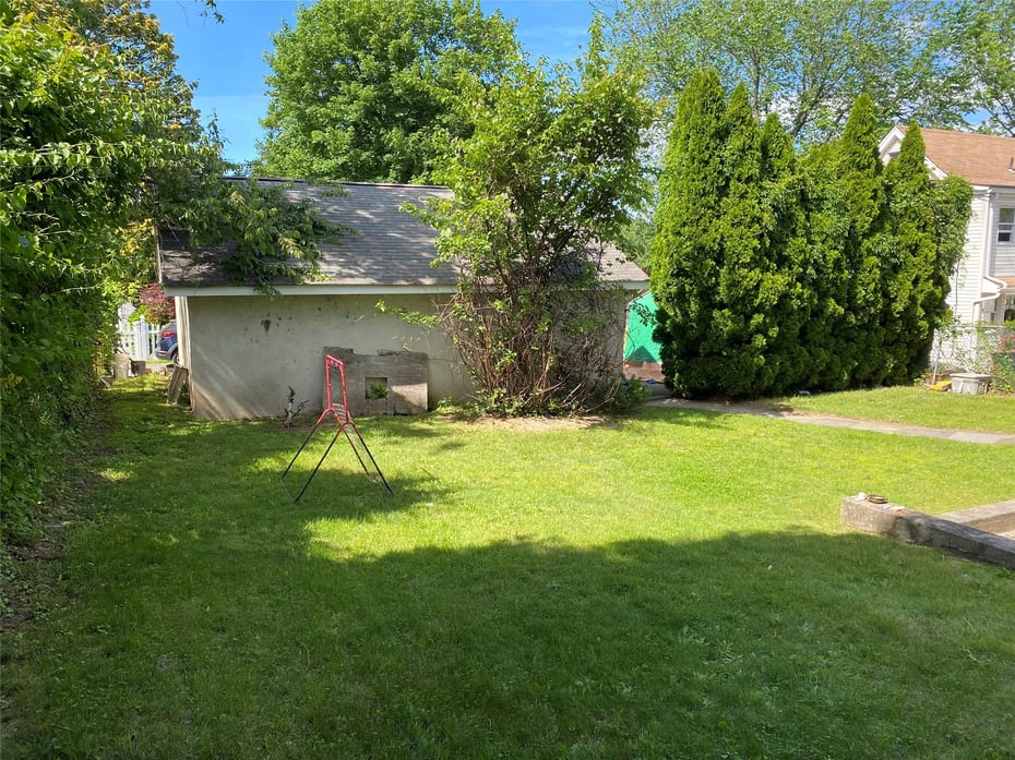 69 Maple Street  #LL Photo 2