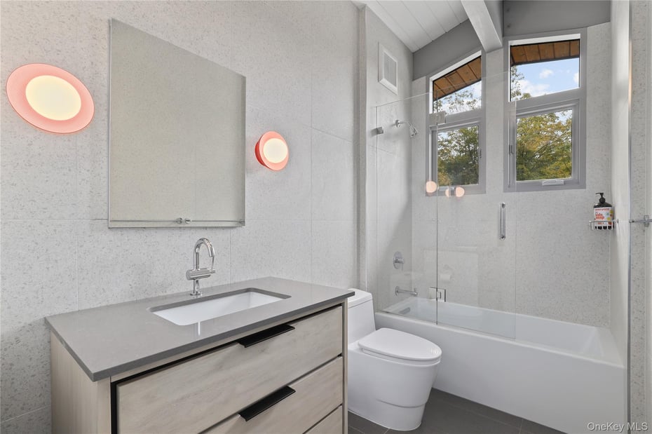 21 Black Spring Road Photo 26