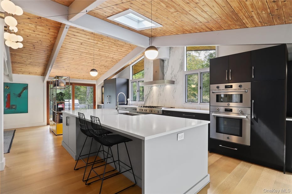 21 Black Spring Road Photo 13