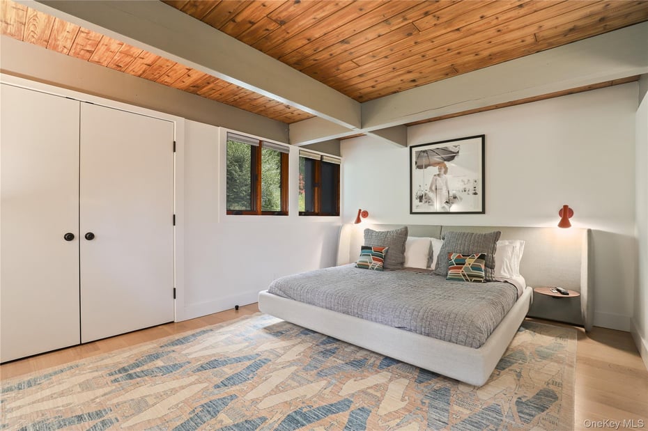 21 Black Spring Road Photo 17