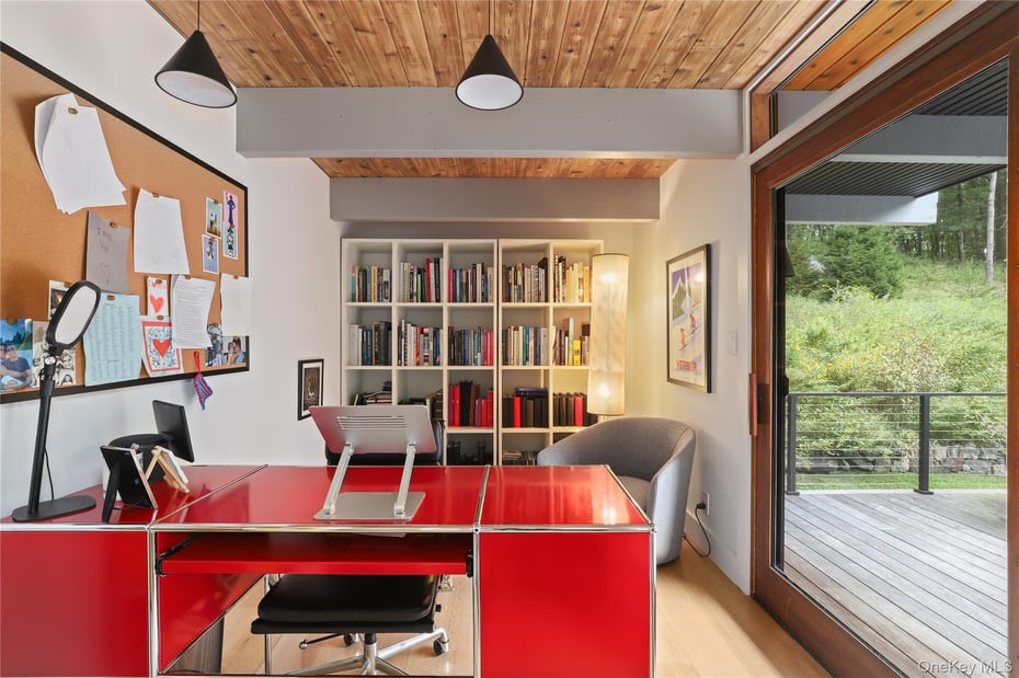 21 Black Spring Road Photo 16