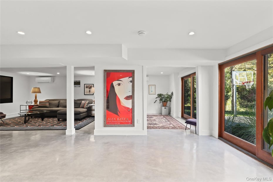 21 Black Spring Road Photo 27