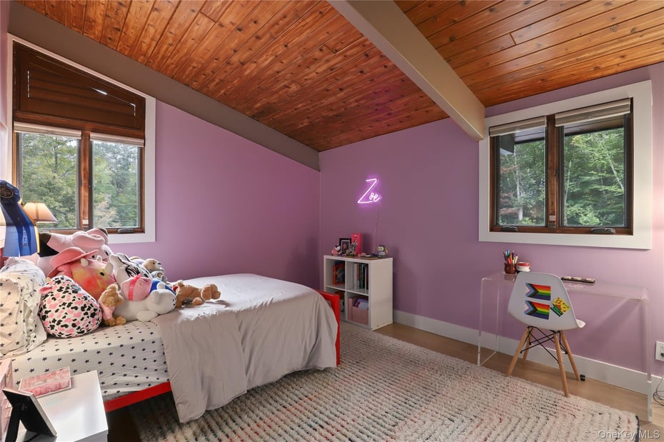 21 Black Spring Road Photo 25