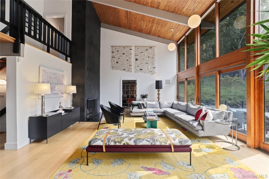 21 Black Spring Road Photo 6