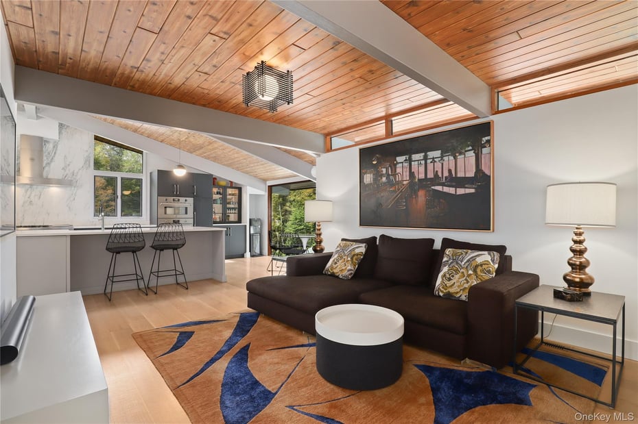 21 Black Spring Road Photo 10