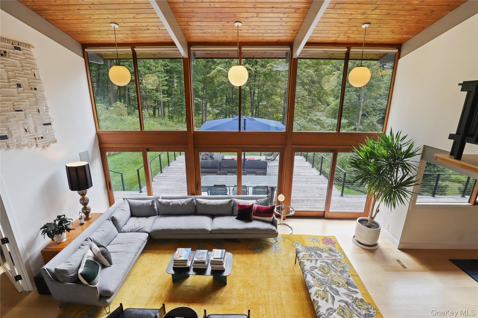 21 Black Spring Road Photo 20