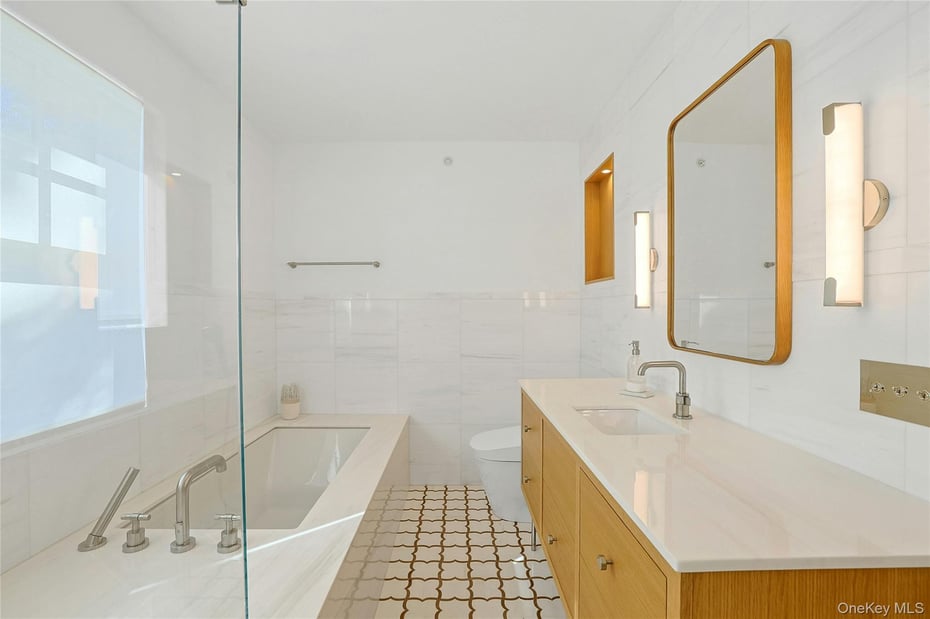 1 Washington Avenue Photo 33