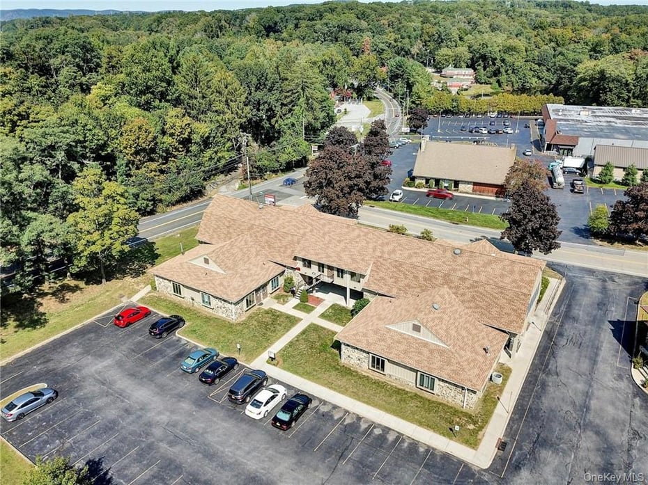 1 Baltic Place Photo 3