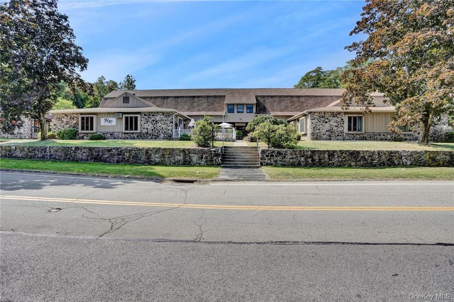 1 Baltic Place Photo 12