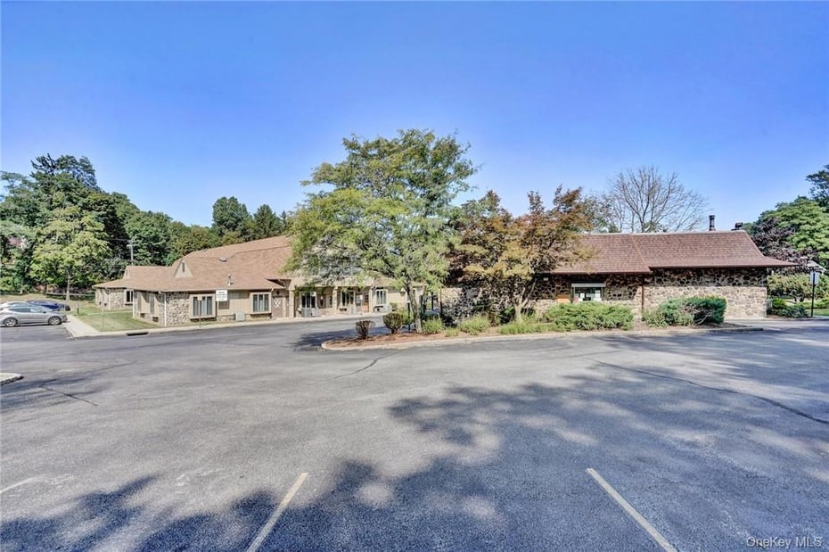 1 Baltic Place Photo 4