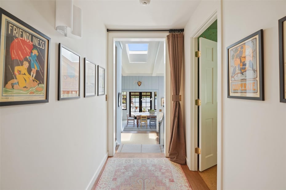 38 Gilbert Street Photo 19