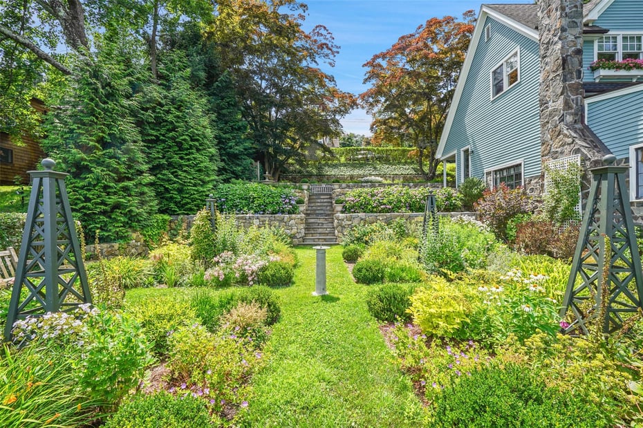38 Gilbert Street Photo 28