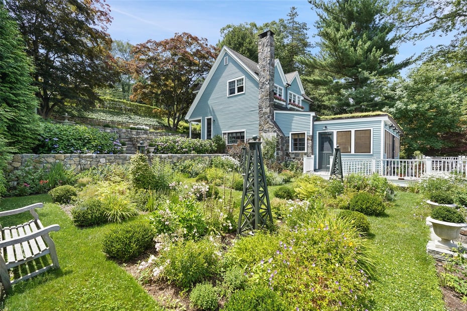 38 Gilbert Street Photo 4