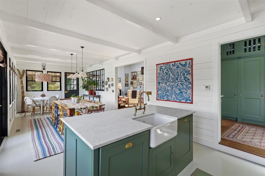38 Gilbert Street Photo 11