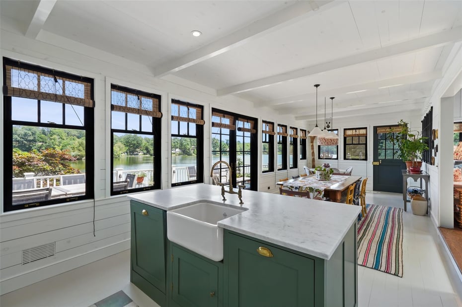 38 Gilbert Street Photo 10