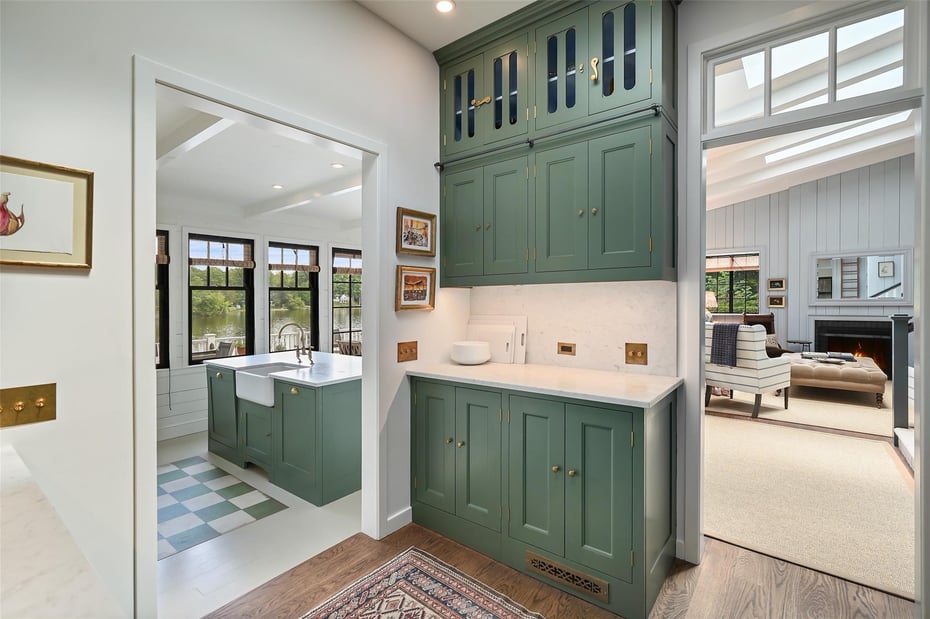 38 Gilbert Street Photo 15