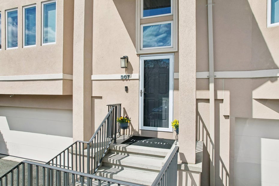 307 Cottonwood Court Photo 5