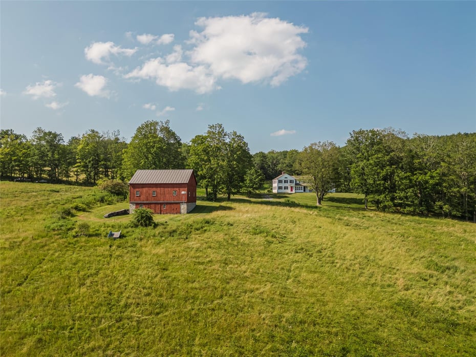 439 Kelly Road Photo 6
