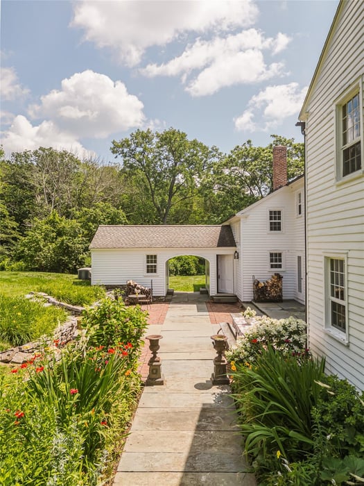 439 Kelly Road Photo 5