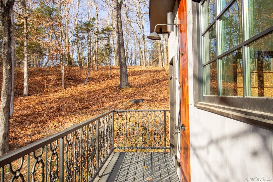 490 Old State Route 82 Photo 17