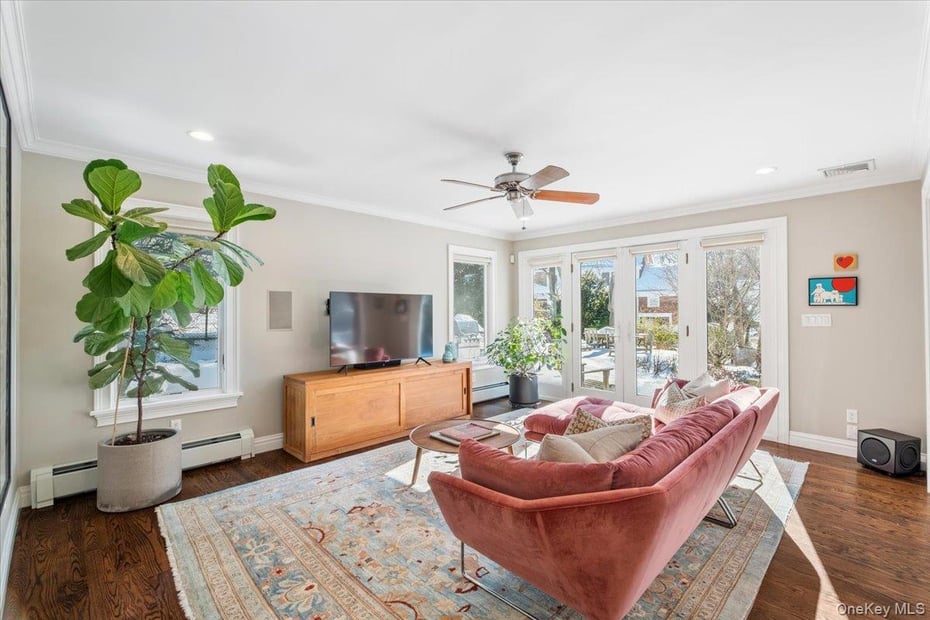 9 Thomas Lane Photo 13