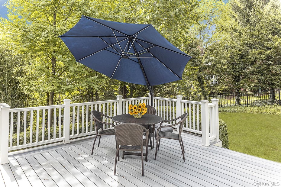 119 Pondfield Road W Photo 17