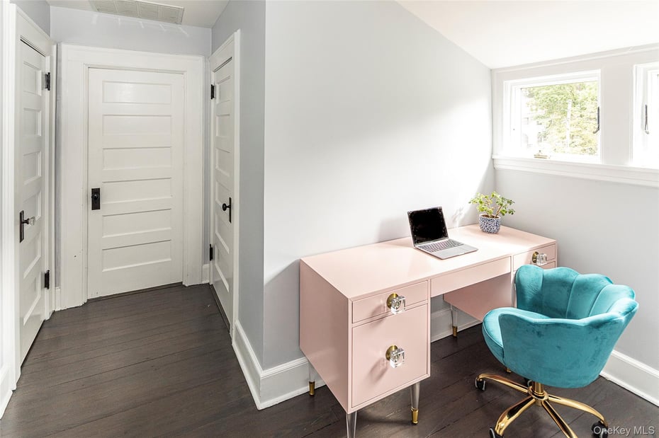 119 Pondfield Road W Photo 37