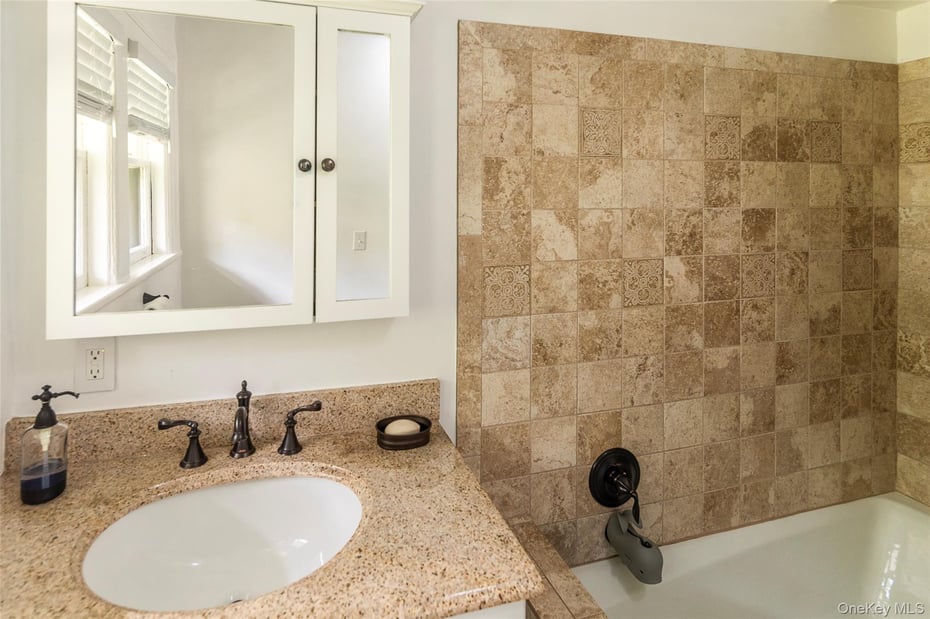 119 Pondfield Road W Photo 35