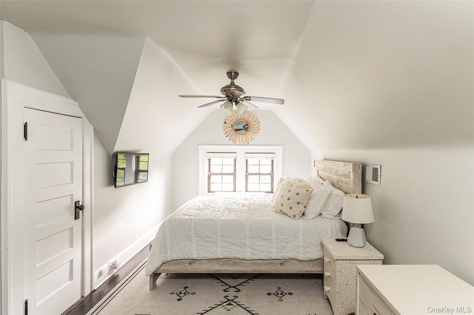 119 Pondfield Road W Photo 38