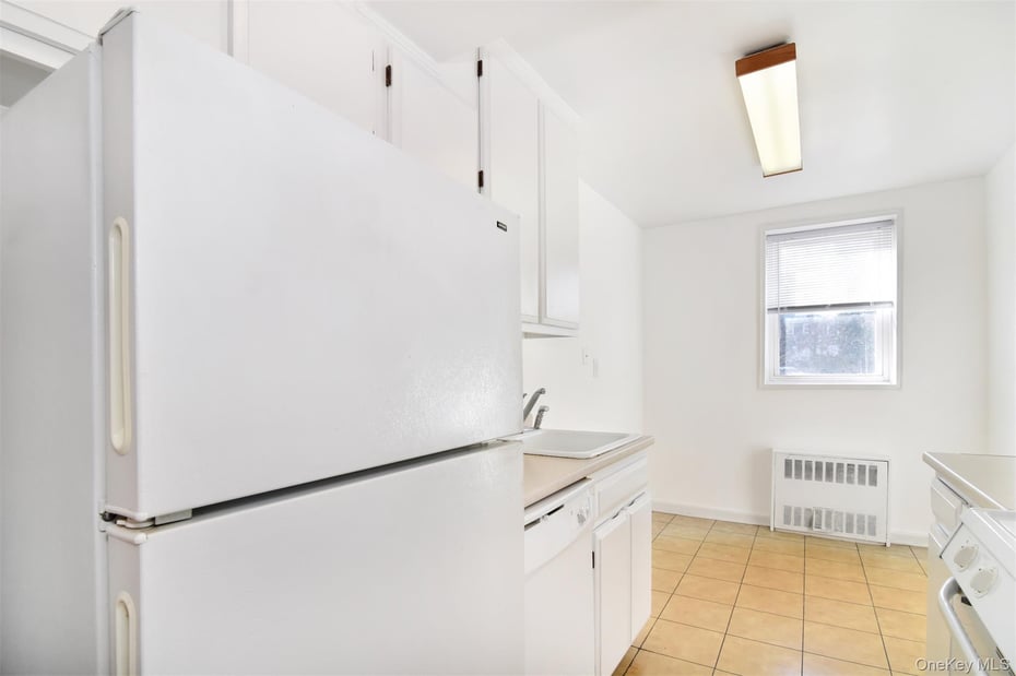 14 Westview Avenue  #204 Photo 14