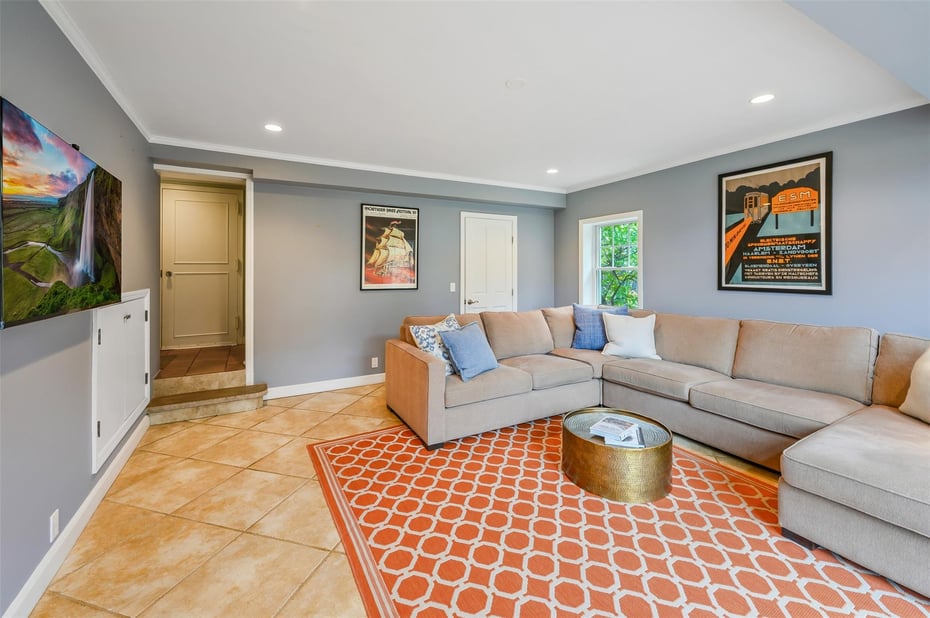 11 Larchmont Avenue Photo 30
