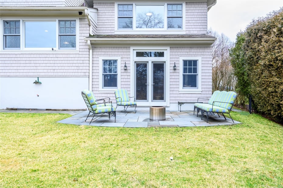 11 Larchmont Avenue Photo 33
