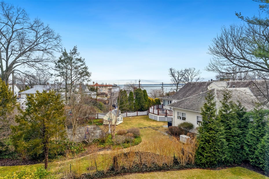11 Larchmont Avenue Photo 34