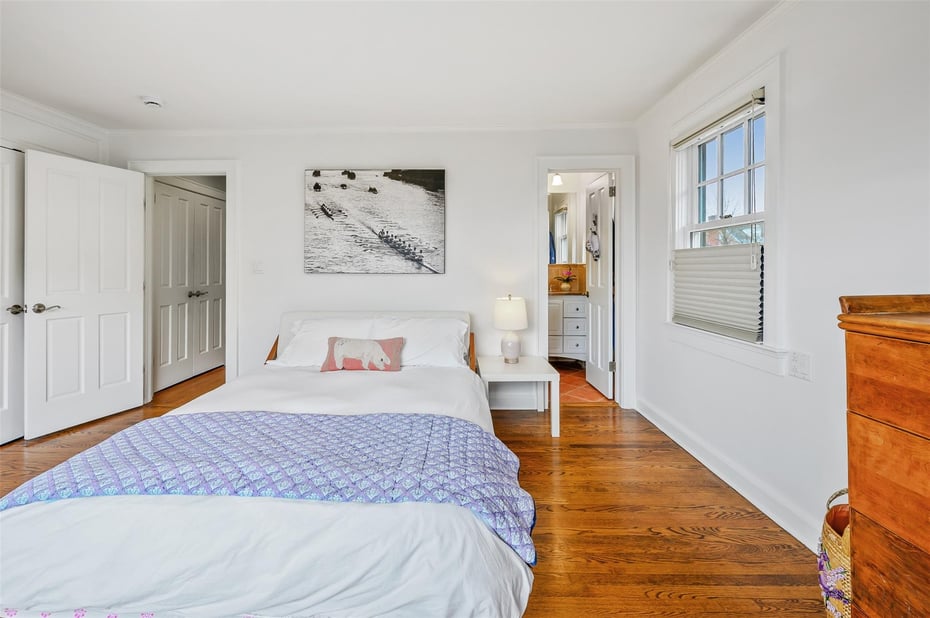 11 Larchmont Avenue Photo 20