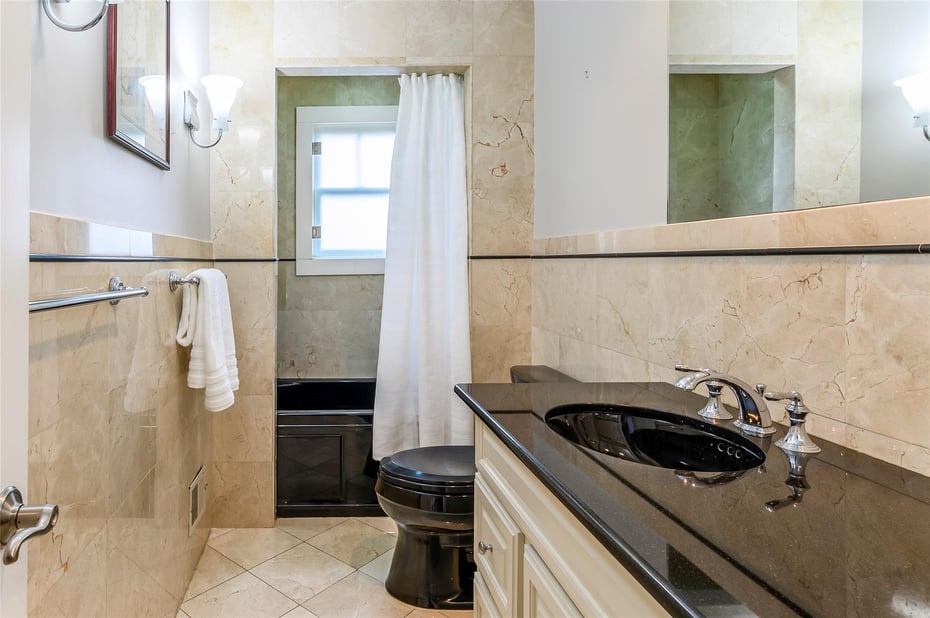 11 Larchmont Avenue Photo 24