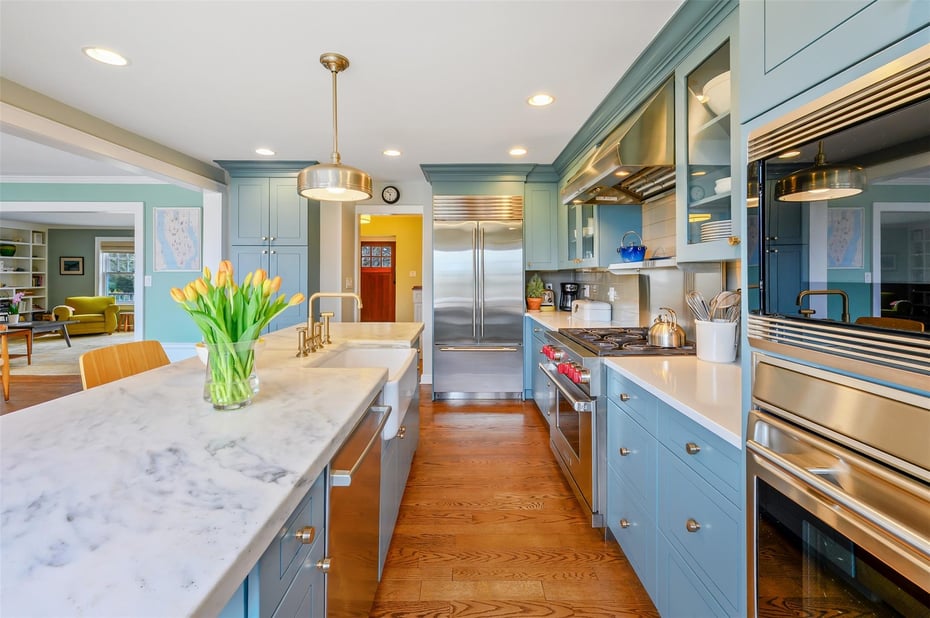 11 Larchmont Avenue Photo 12