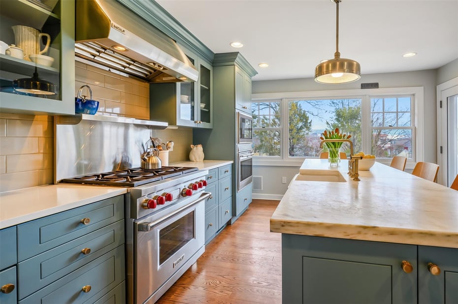 11 Larchmont Avenue Photo 13