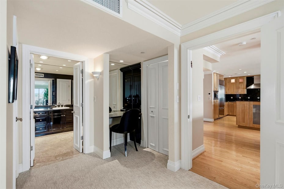 401 Harbor Cove Photo 18