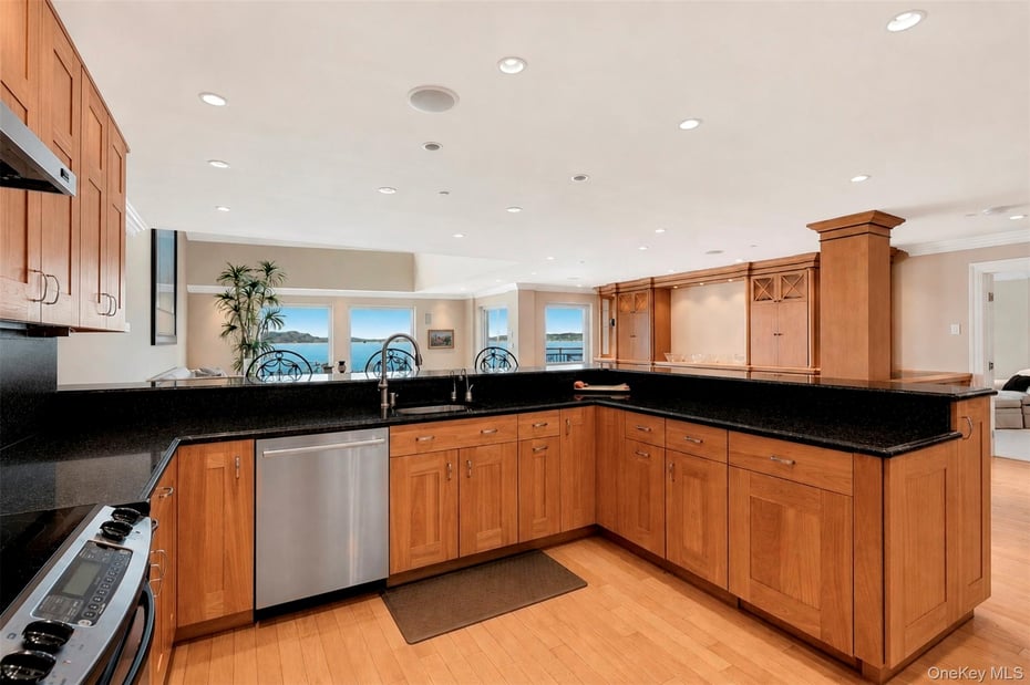 401 Harbor Cove Photo 13
