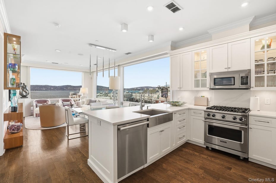 11 River Street  #415 Photo 2