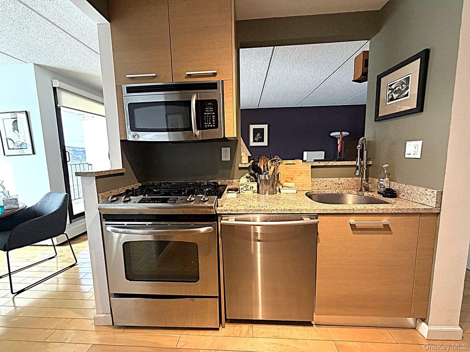 1155 Warburton Avenue  #9T Photo 7