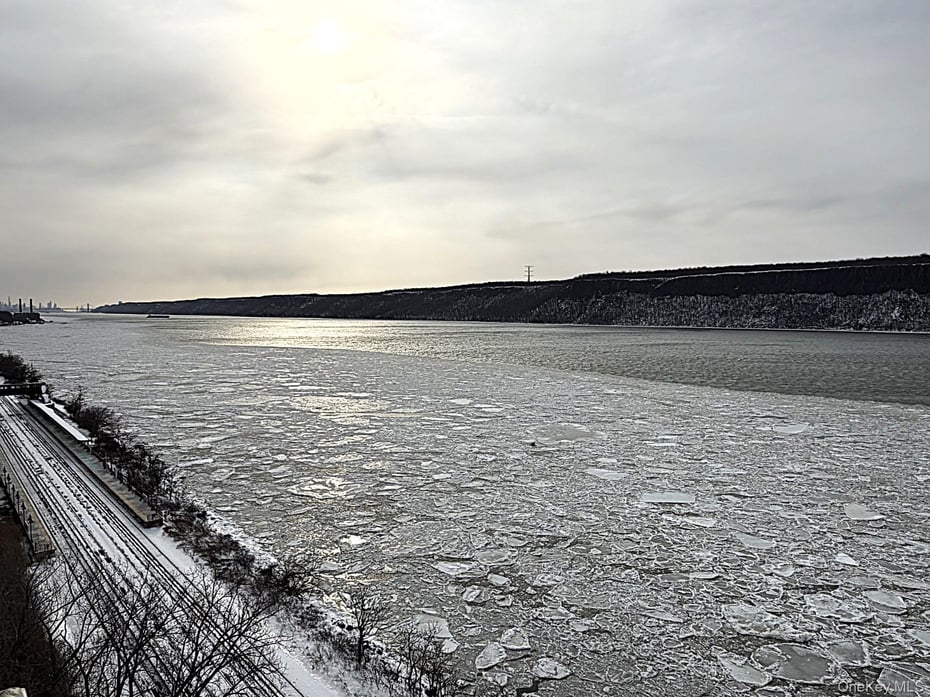 1155 Warburton Avenue  #9T Photo 31